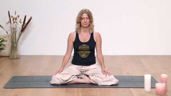 Video thumbnail for: 20 mindful minutes 2 - The breath
