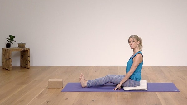 Video thumbnail for: Yoga for Beginners Course Class 7 - Seated poses