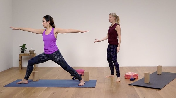 Video thumbnail for: Yoga for Beginners Course Class 8 - A complete yoga practice