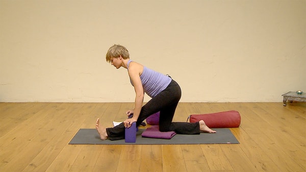 Video thumbnail for: Moving the body to a Ujjayi rhythm