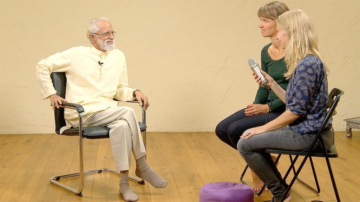 Studying with Krishnamacharyra - a unique insight